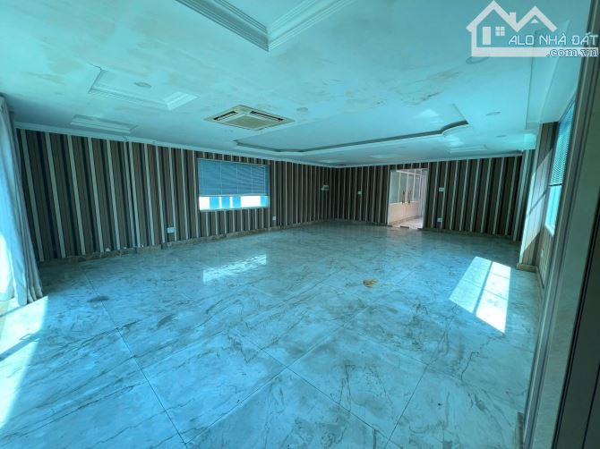 CHO THUÊ TÒA NHÀ 2MT 2A1 NGUYỄN THỊ MINH KHAI Q1, DT 7x20M, HẦM 8 LẦU, GIÁ 350TR - 2