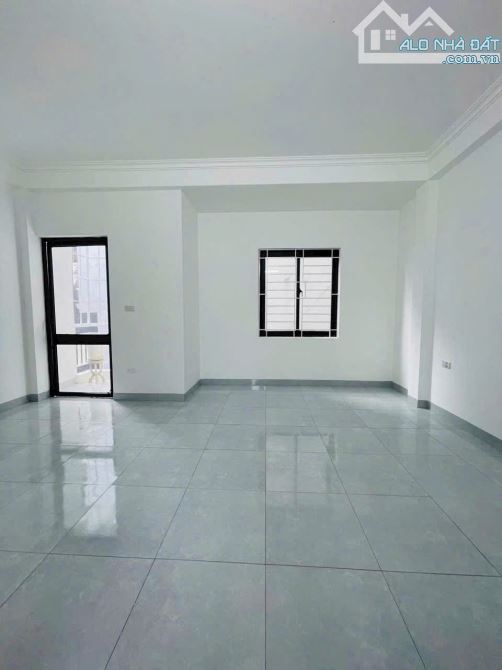 BÁN NHÀ ĐỐI DIỆN AEON LONG BIÊN NHỈNH 5 TỶ 35m MT4m KINH DOANH GẦN CẦU VĨNH TUY - 2
