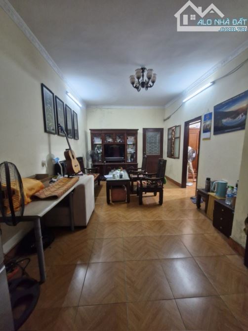 Bán nhà Thái Hà ngõ thông ô tô đỗ cửa, Dt 110m2, mt 6.2m, giá 20 tỷ. - 2