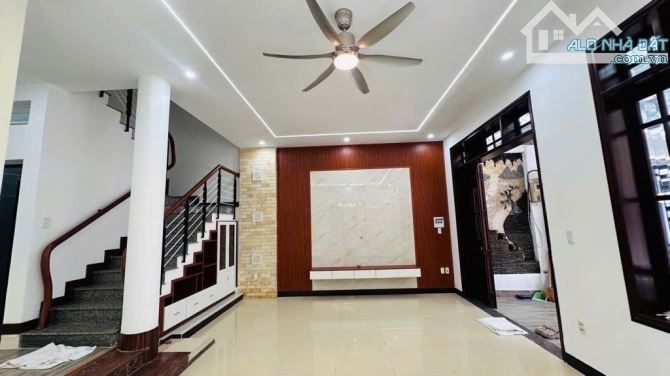 BIỆT THỰ 3 TẦNG LÔ GÓC KIỆT OTO TRẦN VĂN DƯ, 82m2 11*7.5 CÁCH BIỂN CHỈ 500m CHỈ 10.1tỷ - 2