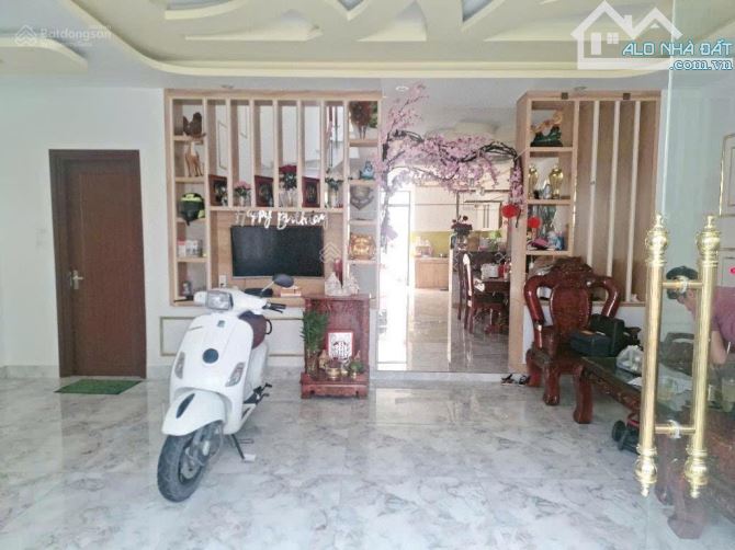 Bán nhà 3 tầng kiên cố, rộng rãi – vị trí đẹp đường Huỳnh Tấn Phát, Quận 7 - 2