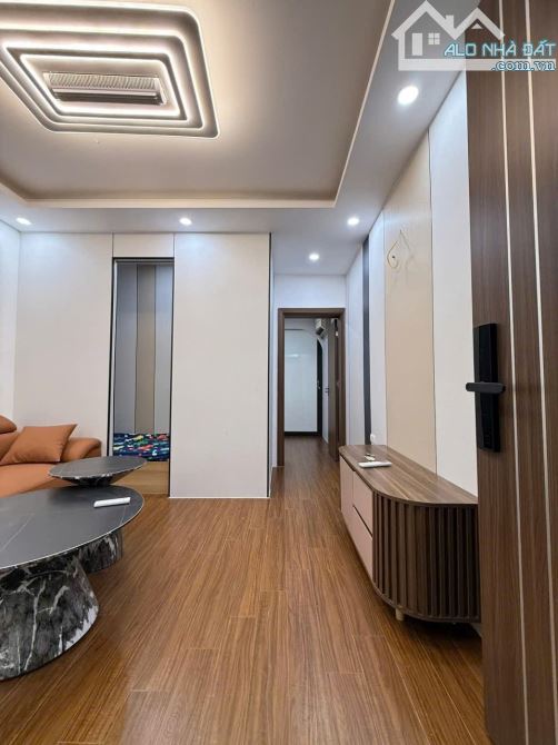 Tập thể mặt phố Lê Quý Đôn gần 50m 2 ngủ 1 khách, ở được luôn - 2