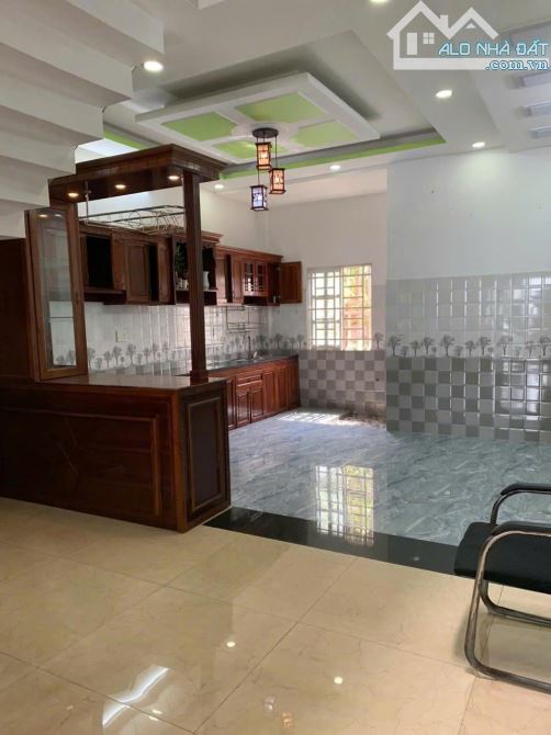 Nhà trệt 2 lầu Nguyễn Ảnh Thủ P.TCH DT 5x19m giá 6,8 tỷ BL: - 2