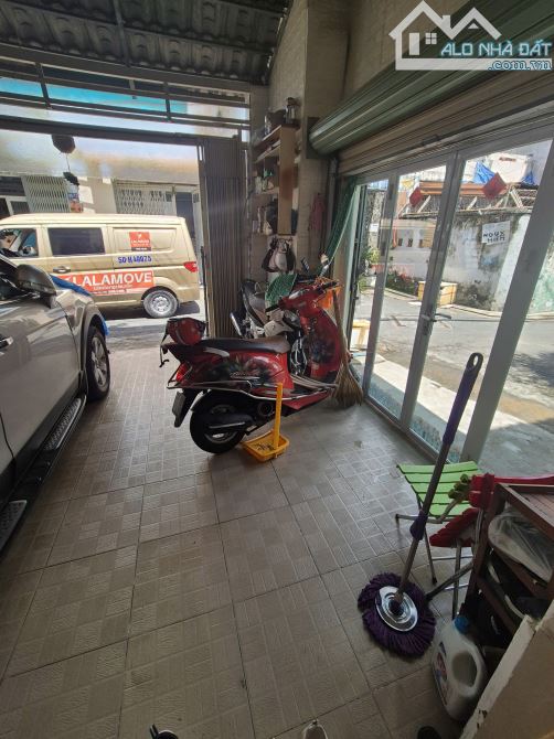 Xe hơi ngủ trong nhà - Chỉ 6 phút tới Aeon Tên Lửa - Giá chỉ 4,x tỷ - 2