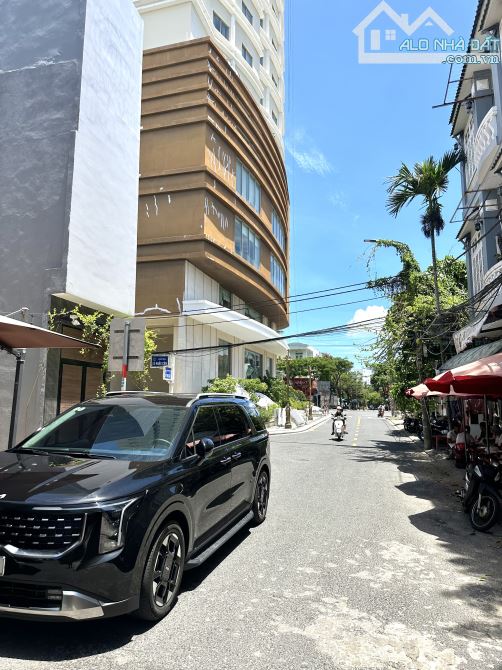 Bán Đất Cực Đẹp Đường Võ Thị Sáu - Trung Tâm Hải Châu. DT 110m2 - Ngang 8,2m. Giá Đầu Tư - 2