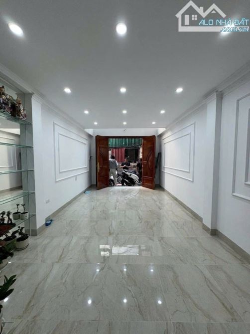 Hàng đẹp Cổ Nhuế, 40m 6 tầng, full nội thất, gần ô tô chỉ 8 đồng - 2