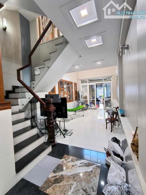 Nhà đẹp Quận Gò Vấp-Hẻm ô tô 7M-Sát MT Quang Trung-P8-82m2-4x21-5tầng-5PN - 2