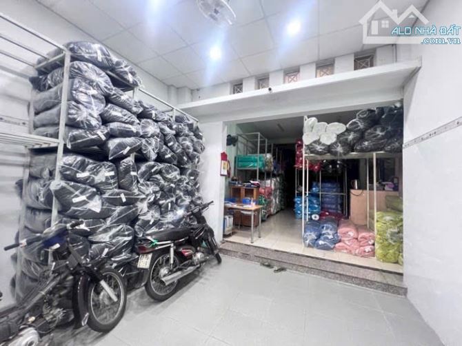 Nhà Quận Tân Bình-Đường ô tô 8M-Tiện KD-Lạc Long Quân-P11-114m2 nở hậu-4,5/6,2x22-2tầng-3P - 2