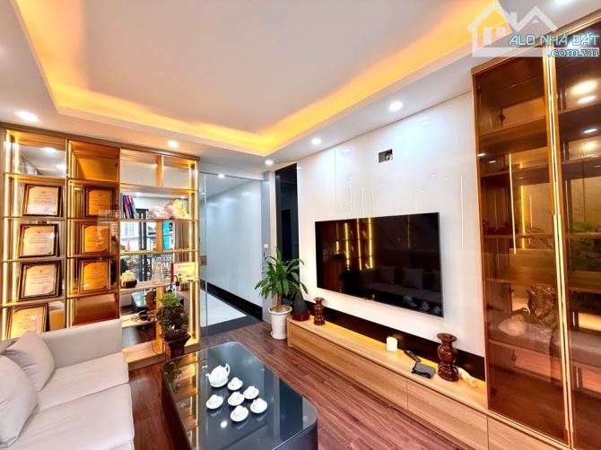 GIANG BIÊN- BÁN NHÀ MỚI TINH- 6 TẦNG THANG MÁY- GARA Ô TÔ-NGÕ THÔNG-VỊ TRÍ HIẾM-47M-11 TỶ - 2