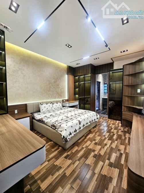 Bán nhà mặt phố Tôn Đức Thắng 15m2 nhà đẹp vỉa hè rộng kinh doanh tốt 8.3 tỷ - 2
