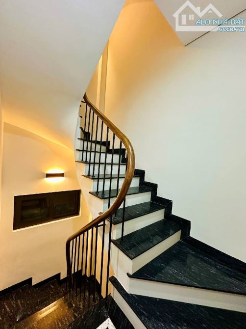 BÁN NHÀ THẠCH BÀN LONG BIÊN 42M2 - Ô TÔ THANG MÁY 6 TẦNG GIÁ 12 TỶ - 2