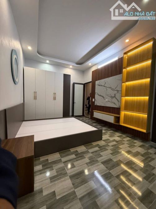 BÁN NHÀ  3 TẦNG  📍 Vị trí: Nhà nằm trong ngõ đường Kênh, khu vực dân cư đông đúc - 2