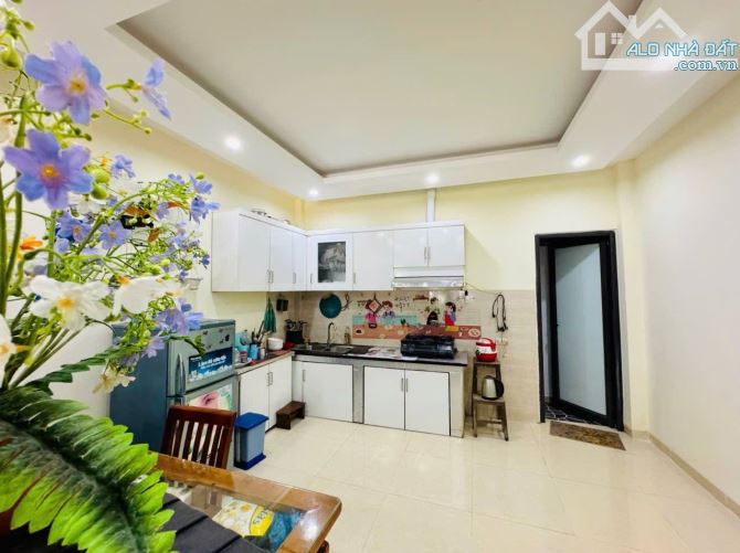 BÁN CĂN NHÀ 3 TẦNG XÂY KIÊN CỐ DT70M, 3 TỶ. - 2