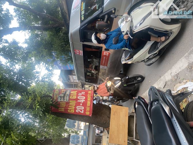 Bán nhà mặt phố Đê La Thành 39m2 mặt phố ô tô tránh vỉa hè rộng kinh doanh sầm uất 13.2 tỷ - 2