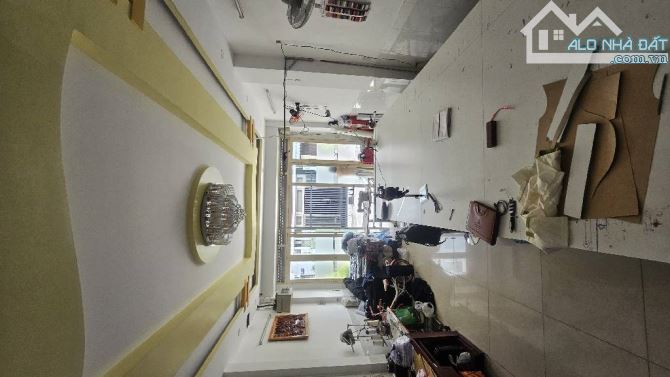 CHỦ CẦN XOAY VỐN KINH DOANH CẦN SANG CĂN NHÀ TRUNG TÂM TÂN PHÚ.GIÁ NHỈNH 9Đ - 2
