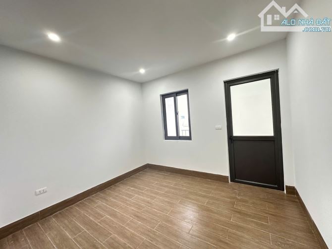 NHÀ MỚI 5 TẦNG - Ô TÔ ĐỖ CỔNG - GẦN VÀNH ĐAI 3.5 NHỈNH 4 TỶ - 2
