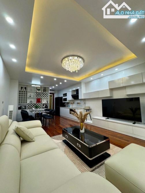 BÁN GẤP NHÀ HOÀNG QUỐC VIỆT, PHÂN LÔ, ÔTÔ TRÁNH, KINH DOANH BẤT CHẤP, 62M2 HƠN 17 TỶ - 2