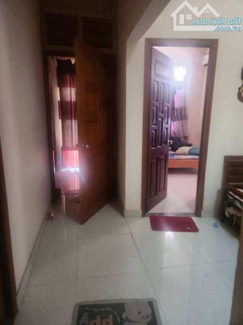 chủ cần bán nhà 3 tầng. Mặt tiền Nguyễn công hoan.gần bên xe thành phố đà nẵng giá ẻ - 2
