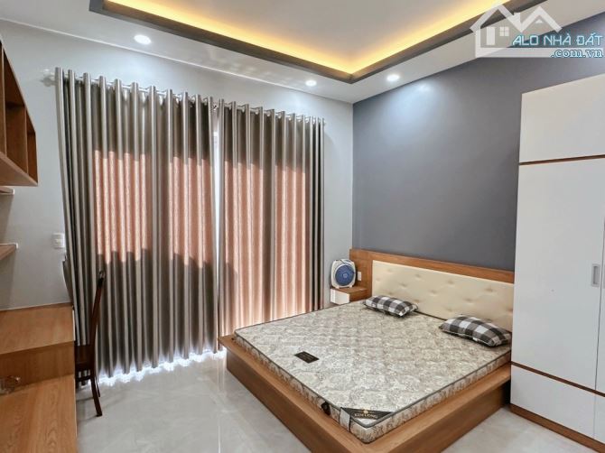 Nhà Quận 7, Phú Thuận, 19x10m, HXH, 2 tầng, Chỉ 8ty1 - 2