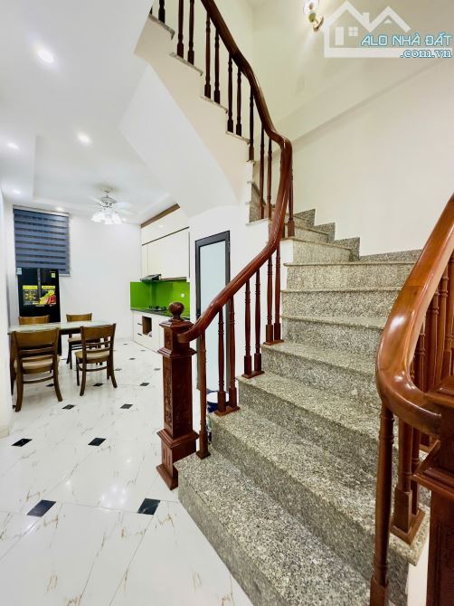 NHỈNH 6 TỶ NHÀ ĐẸP Ở NGAY HỮU HƯNG NAM TỪ LIÊM 38M 5 TẦNG 4 NGỦ FULL NỘI THẤT lh - 2