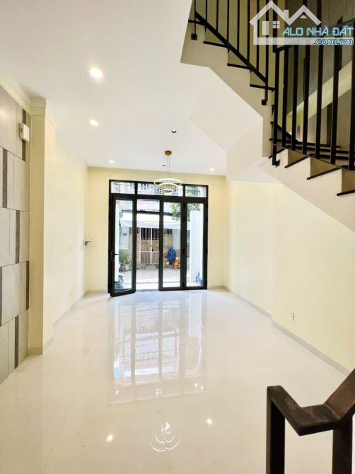 Bán nhà đường số 8 Lê Văn Quới hẻm xe hơi gần mặt tiền 56m2,4 Tầng Nhỉnh 6 tỷ - 2