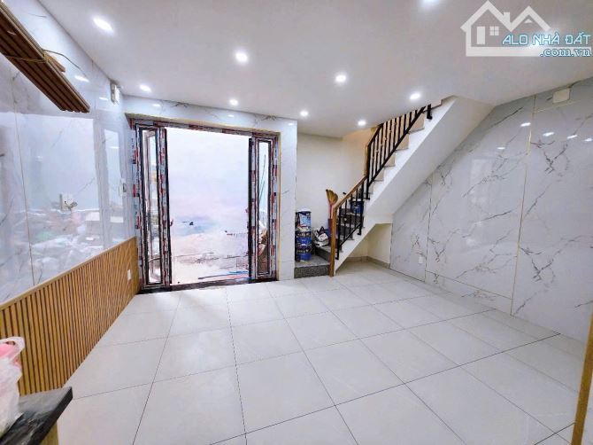 BÁN GẤP NHÀ ĐẸP 2 TẤM MỚI KENG Q4 VỊ TRÍ 1/ GIÁ 3TỈ 2 HÀNG HIẾM SỔ RIÊNG - 2