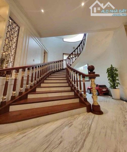 BÁN SIÊU PHẨM CĂN BIỆT THỰ 3 TẦNG, DIỆN TÍCH 650M2, THANG MÁY, HỒ BƠI, KHU VIP HOÀ XUÂN - 2