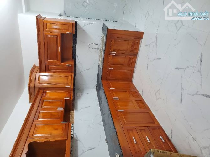 Bình Tân -GẦN CHỢ BÌNH TRỊ ĐÔNG - BÌNH TÂN - HẺM XE HƠI THÔNG - 37M2 - 3 TÂNG MỚI ĐẸP BTCT - 3