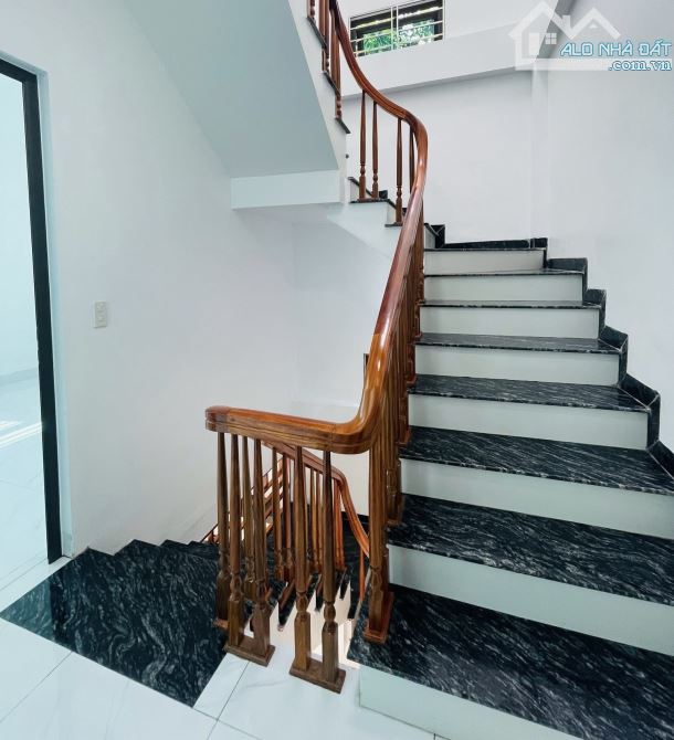 BÁN NHÀ HƯỚNG TÂY NAM VỊ TRÍ SIÊU ĐẸP P TRẦN LÃM TP THÁI BÌNH - 3