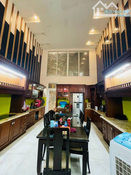 BÁN NHÀ HOÀNG VĂN THÁI - Q. THANH XUÂN - 95M - 22,5 TỶ - PHÂN LÔ - Ô TÔ TRÁNH - KINH DOANH - 3