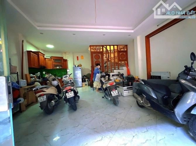 Bán căn góc 2 thoáng Hoàng Hoa Thám, 9 tỷ, 45m, 5 tầng, mặt tiền 6m - 3
