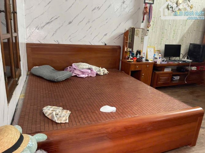 Bán đất tặng nhà 3tầng ngõ 266 Nguyễn Văn Cù - diện tích 87m+10m lưu không - chỉ 12,2tỷ. - 3