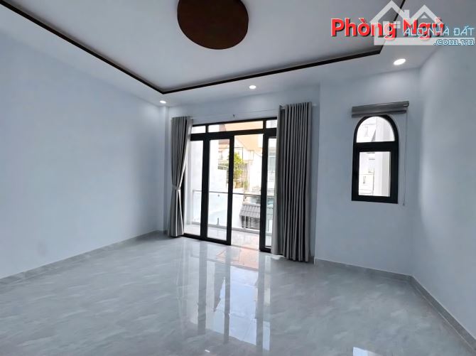 ✅DIỆN TÍCH 100m2✅Ô TÔ ĐẬU TRONG SÂN ✅4 PHÒNG NGỦ, NHÀ 2 TẦNG THUẬN TIỆN ĐI MỌI NƠI GIÁ RẺ - 3