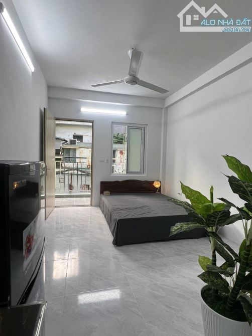 Cho Thuê CCMN 298 Mặt Phố Hoàng Mai 30m2 Studio Cửa Sổ Ban Công Thang Bộ Ô Tô Đỗ Gần Chợ - 3