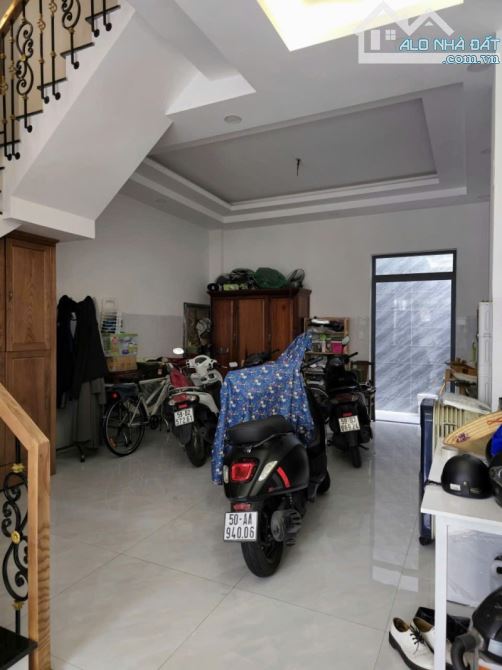 BÁN NHÀ MẶT TIỀN KINH DOANH NGUYỄN QUÝ ANH-5 TẦNG- 4 PHÒNG NGỦ-GỌI CHO EM XEM NHÀ - 3