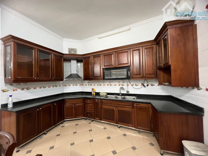 CHO THUÊ! Nhà Lạc Long Quân, Cầu Giấy: 70m2 x 4T, MT 6m, 23 tr/th, Gara ô tô, - 2