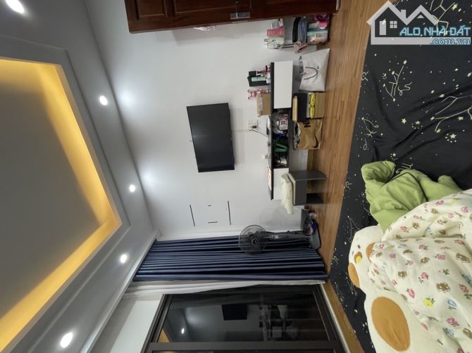 Bán nhà 5 tầng Nguyễn Văn Cừ gần cầu Chương Dương- Nhà xây đẹp, thoáng,dân trí- Nhỉnh 7 tỷ - 3