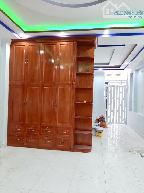 CHDV - 10 Phòng - 5x21 - 3 Tầng - Quận 7 - Nhỉnh 8 Tỷ - 3