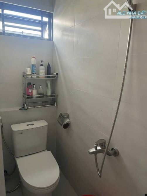 BÁN NHÀ DÒNG TIỀN 28TR/ TH_ 1 TRỆT LẦU + 11P TRỌ FULL _ ĐƯỜNG THÔNG 7M VỈA HÈ _ NGANG 8M _ - 3