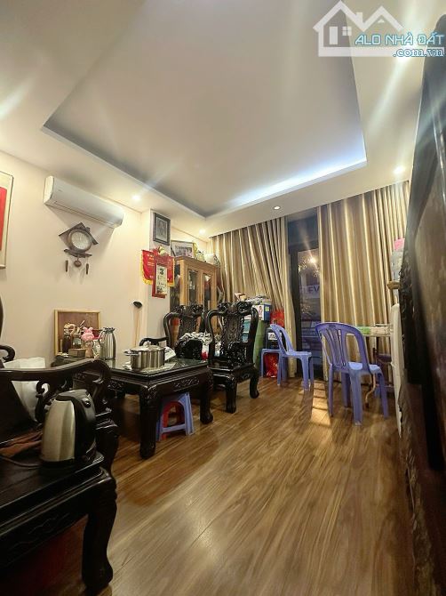 PHỐ VIP HOÀN KIẾM CỰC HIẾM NHÀ BÁN - KINH DOANH ĐỈNH - 40M2*6 TẦNG - MT 3.9M - GIÁ 39 TỶ