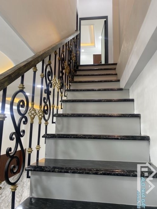 QUẬN 7 - ĐƯỜNG SỐ TÂN QUY - NHÀ ĐẸP Ở NGAY - NGANG 4M - SẴN DÒNG TIỀN - HƠN 5T.Ỷ - 3