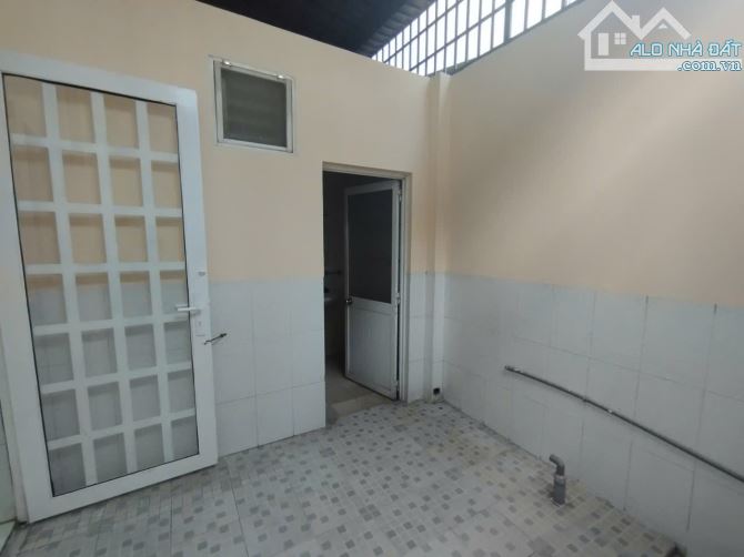 Cho thuê nhà mặt tiền 1 trệt 2 lầu đường Dương Tử Giang - 3
