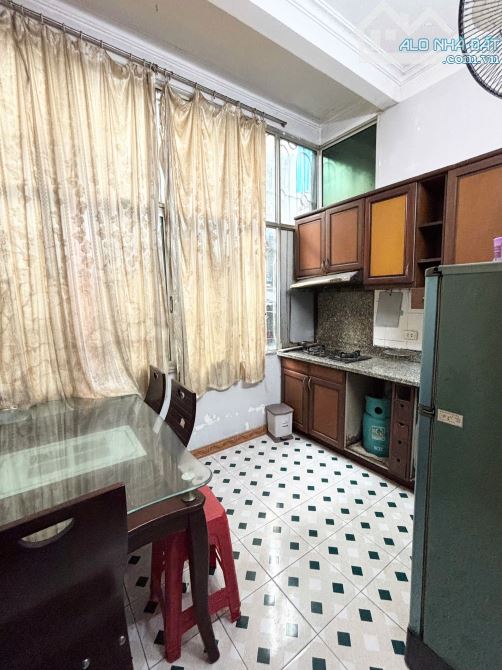 Cho thuê nhà đất lâu dài. Nhà mặt ngõ chợ Vĩnh Hồ Đống Đa 30m 3 tầng 3 ngủ 3 vs giá 7,5 tr - 3