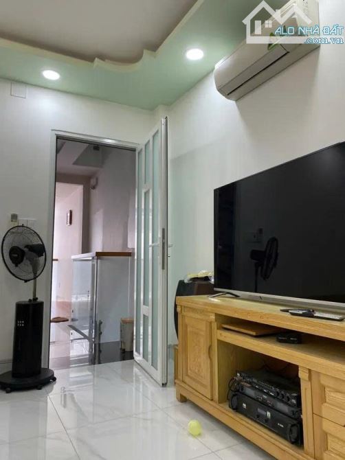 Nhà đẹp thang máy!HXH Phạm Văn Bạch Tân Bình, 55m2, 4 tầng, 5 PN,view sân bay, nhỉnh 8 tỷ - 3