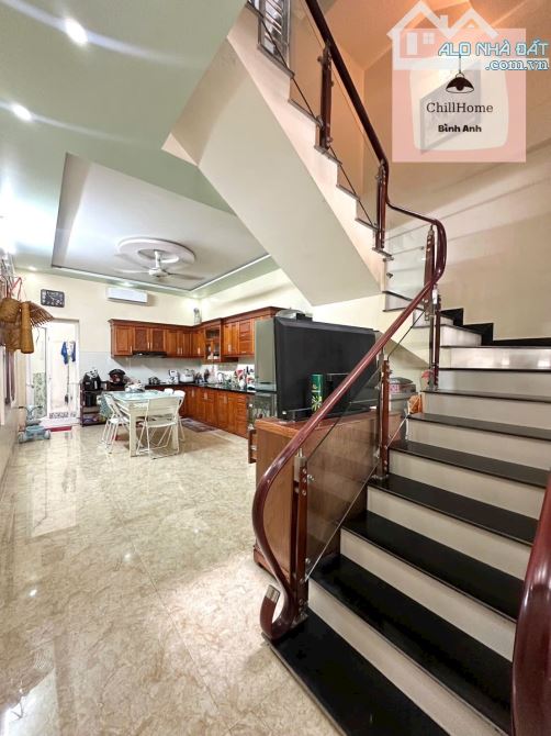 Bán nhà tuyến 2 Hoàng Ngọc Phách, 2 ô tô tránh nhau - 3
