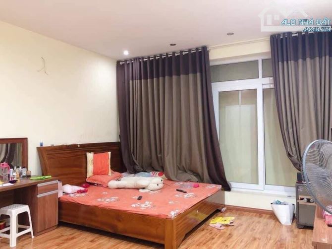 BÁN GẤP NHÀ MẶT NGÕ 12 ĐÀO TẤN,BA ĐÌNH.DT:80M2.MT:5,2M.TRƯỚC NHÀ RỘNG 7M.Ô TÔ TRÁNH - 3