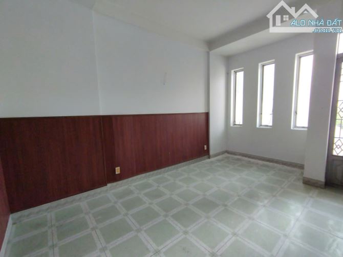 Cần cho thuê nhà mặt tiền đường Nguyễn Ái Quốc 1 trệt, 1 lửng, 2 lầu chỉ 16,5 triệu/tháng - 3
