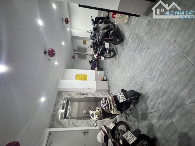 Tòa căn hộ cho thuê 65m x 7T thang máy Vũ Tông Phan gần ô tô - 3