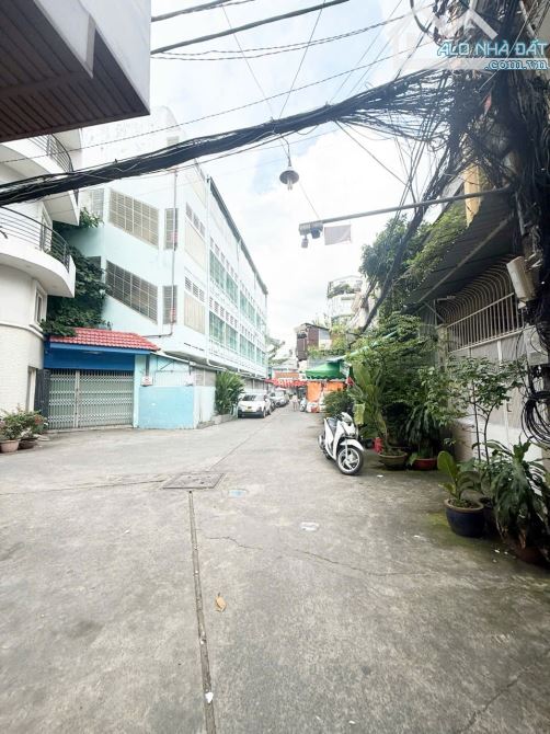 Bán nhà hẻm Trần Quang Khải, thuận tiện đi lại - 3