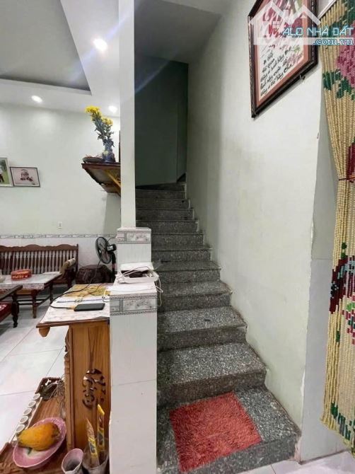 Ngộp ngân hàng nên bán gấp căn nhà ở Thị Trấn Hóc Môn, DT 100m2, Giá 1 tỷ 050. - 3
